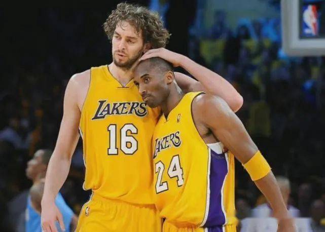 在采访中坦 在采访中坦